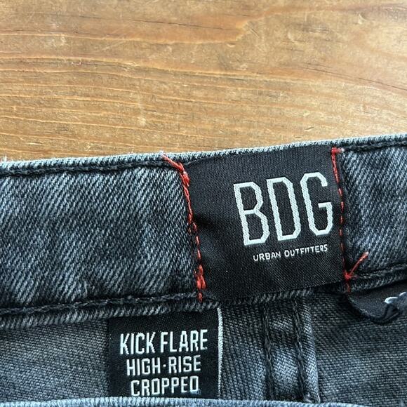 Woman’s BDG Kick Flare High Rise Cropped Jeans Size 26 - Picture 6 of 16